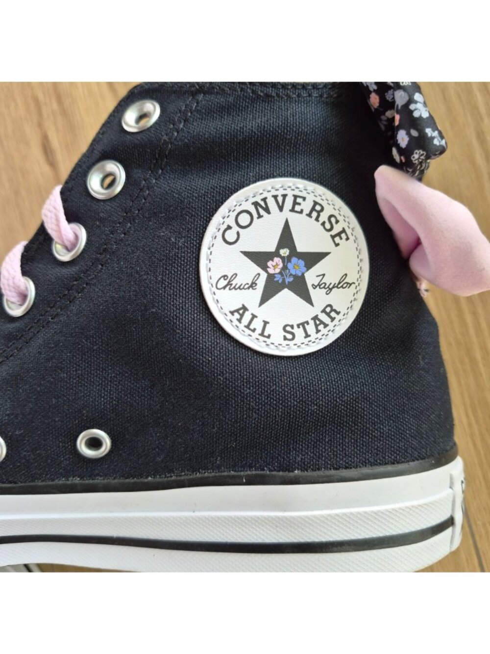 ⭐Converse Chuck Taylor Floral 2 Bows Hi Sz 7.5 Women's Shoes Black Pink A19824F - Picture 9 of 9